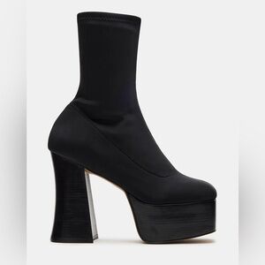 Steve Madden SoHo Black Platform Boot Bootie Block Heel Square Toe Stretch